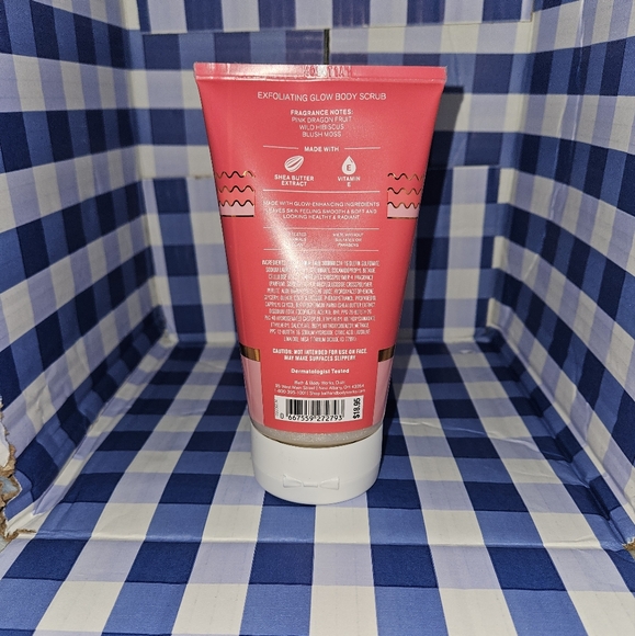 Pink Paradise Exfoliating Glow Body Scrub - Picture 4 of 4